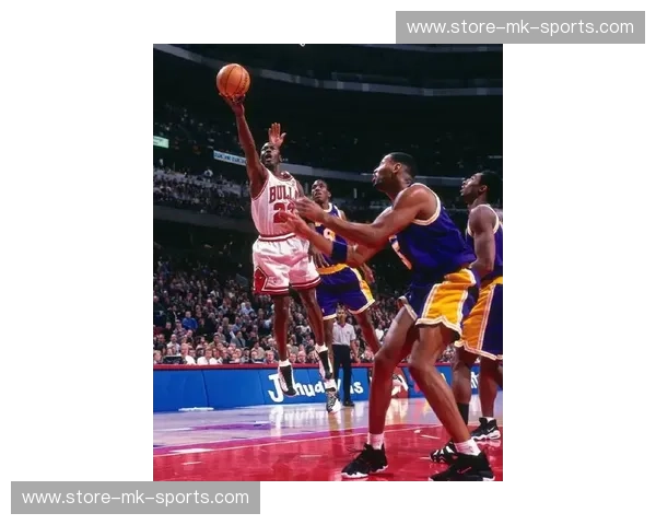 迈克尔·乔丹vs科比·布莱恩特：篮球史上的“达占巴vs黑曼巴”传奇